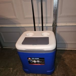 IGLOO  outdoor Cooler roller